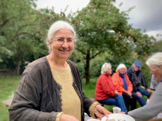 Dorothee Weckmüller bäckt zum letzten Mal in dieser Saison ihre begeherten Sauerteigbrote.