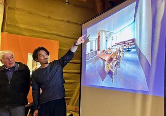 Tokura Tatsuya am 3. August im Lehmmuseum