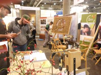 Ein Stand der Europäischen Bildungsstätte für Lehmbau auf der denkmal Messe in Leipzig