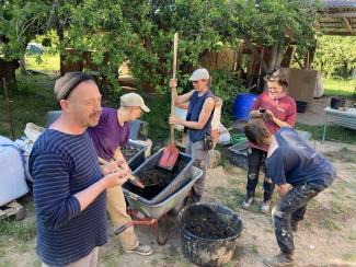 Gruppe Gestalter für Lehmputze